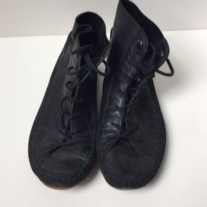 Lacoste sneakers sz 8